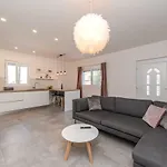 Angela Luxury Ii