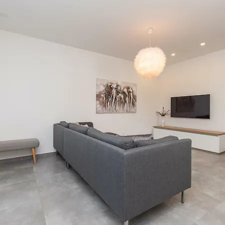 Angela Luxury Ii דירה